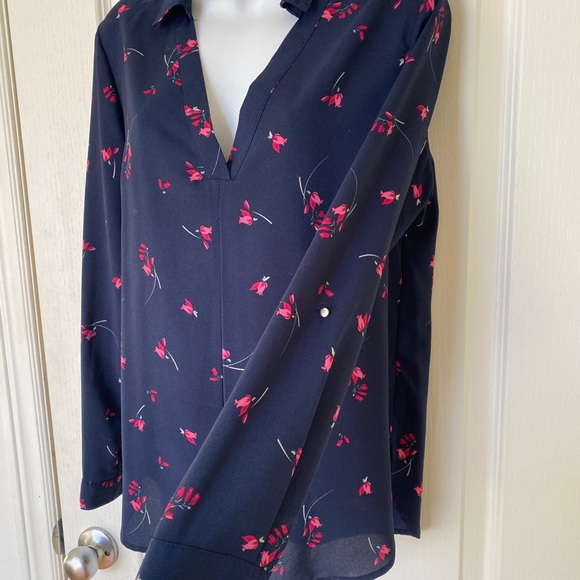 DYNAMITE 🌟 navy blue blouse - Picture 3 of 11